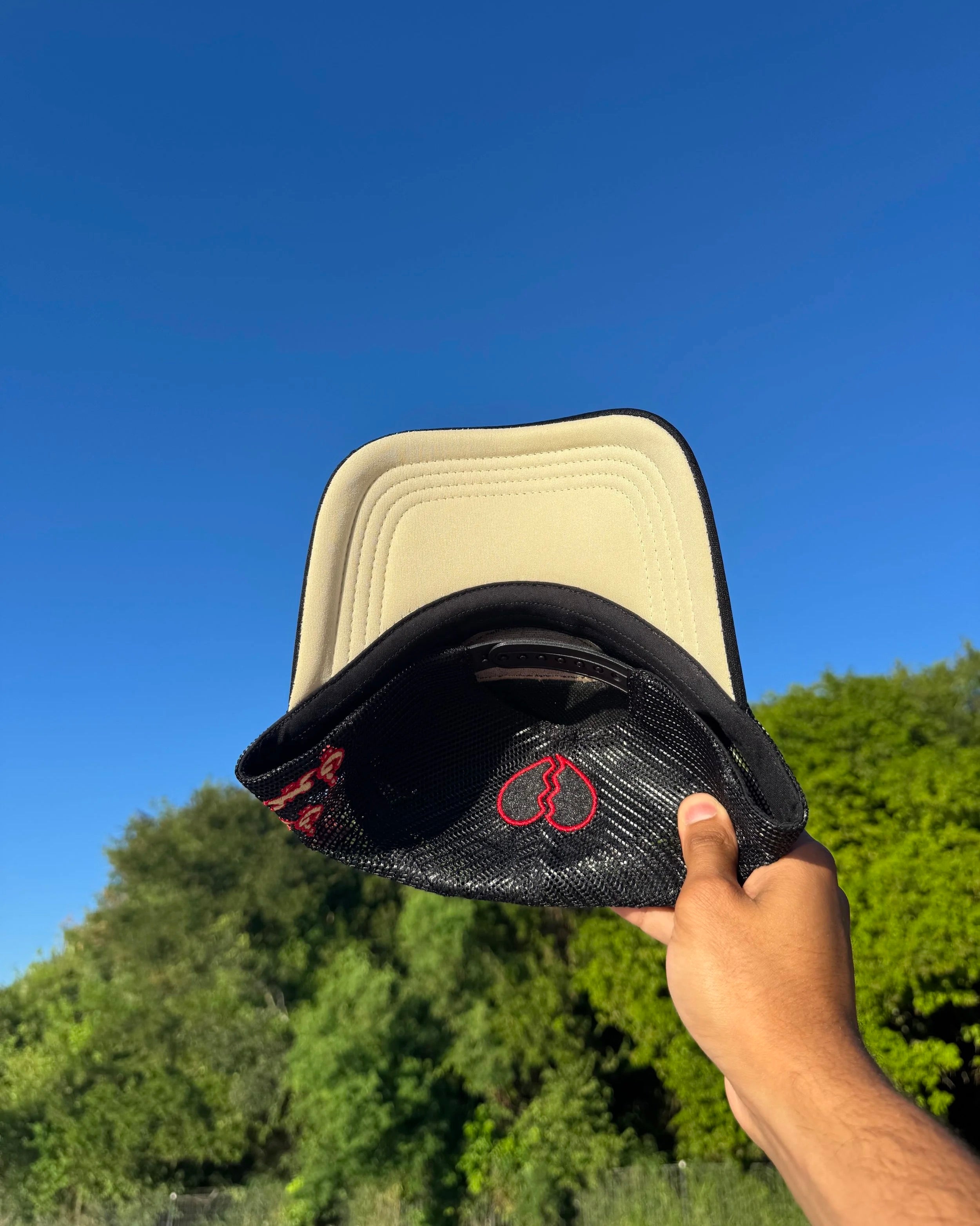 LOVE Ayouni Cap - Black/Red