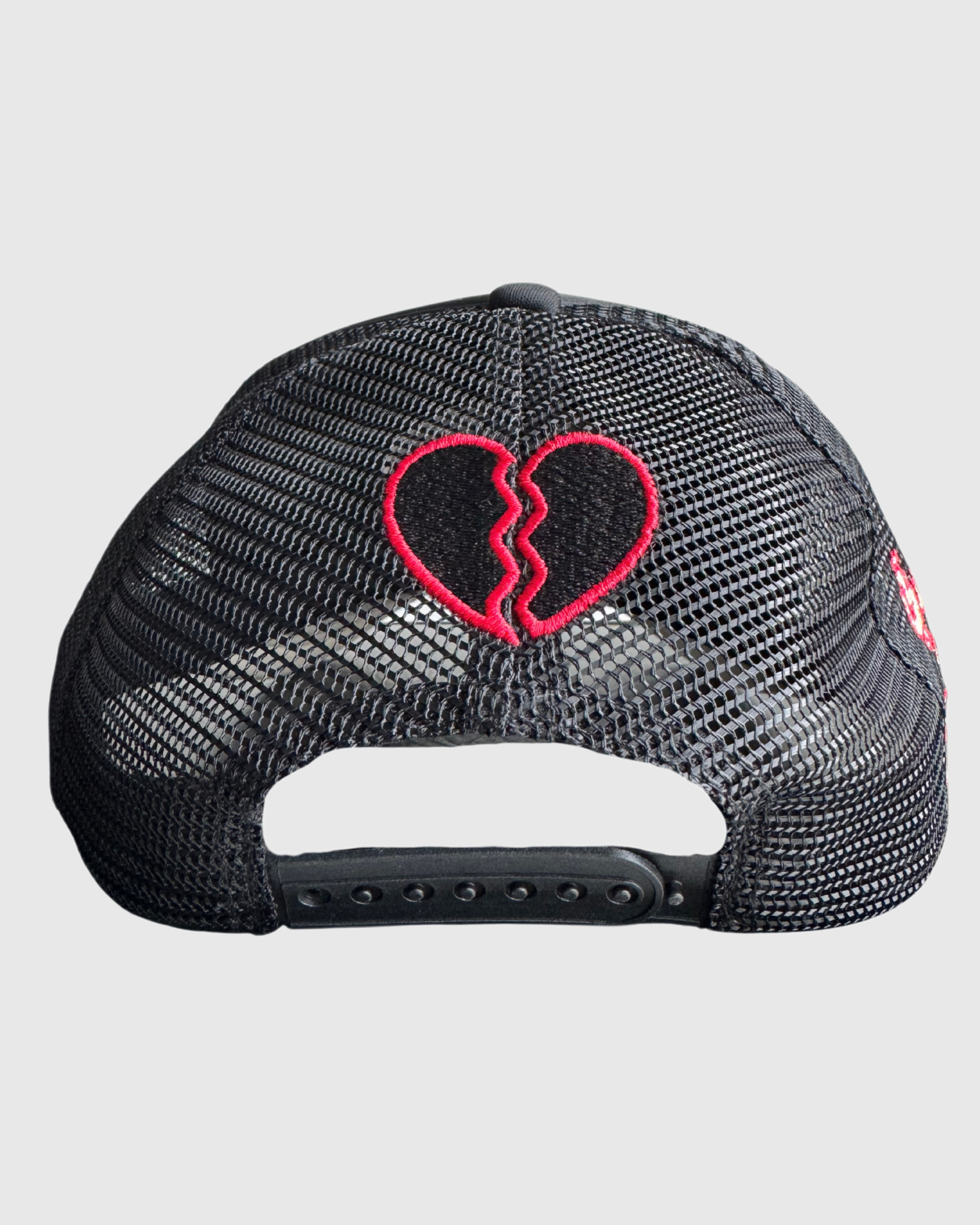 LOVE Ayouni Cap - Black/Red